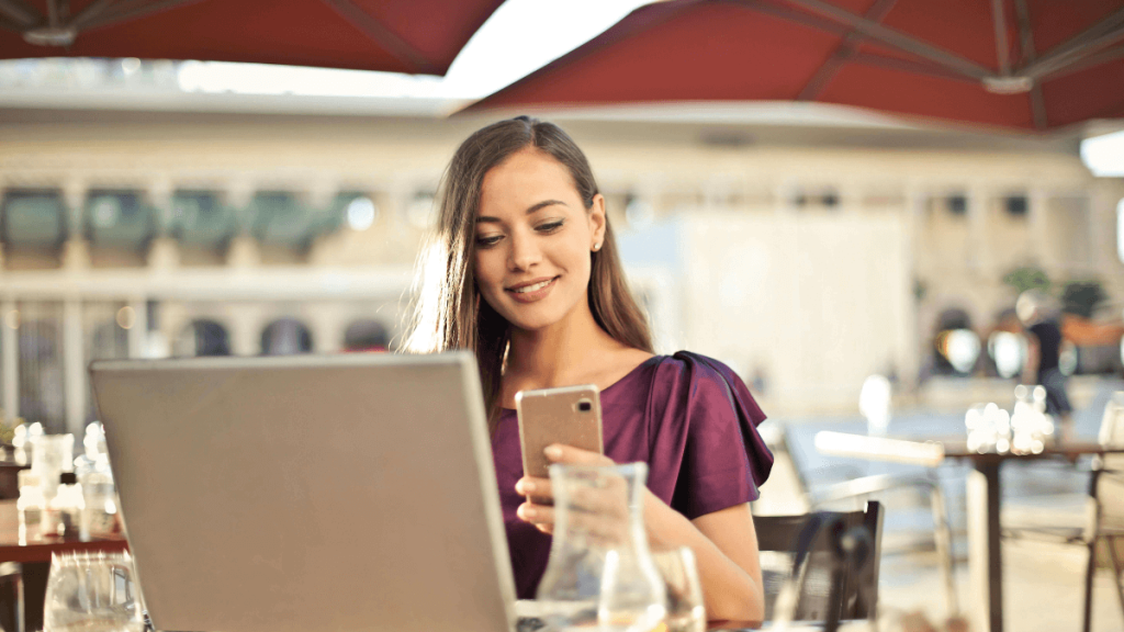 woman-booking-a-course